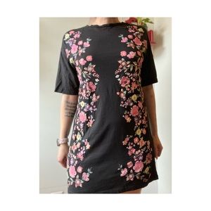 Floral Zara T shirt style Dress M GUC